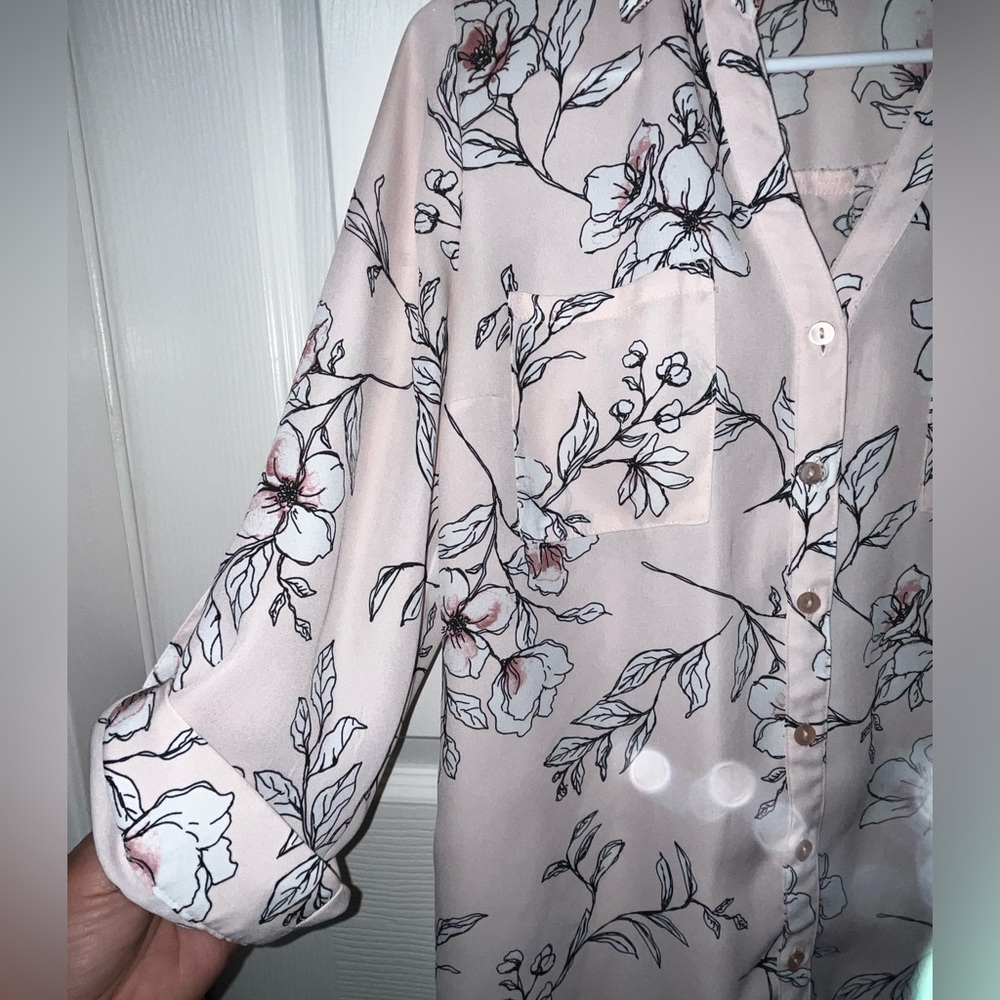 IZ Byer Top blouse button front women Medium 3/4 sleeves Pink Floral - Picture 4 of 6